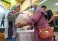 Pertamina Salurkan Sembako Bersubsidi di Sintang, Hasil Penjualan Disumbangkan ke Rumah Ibadah