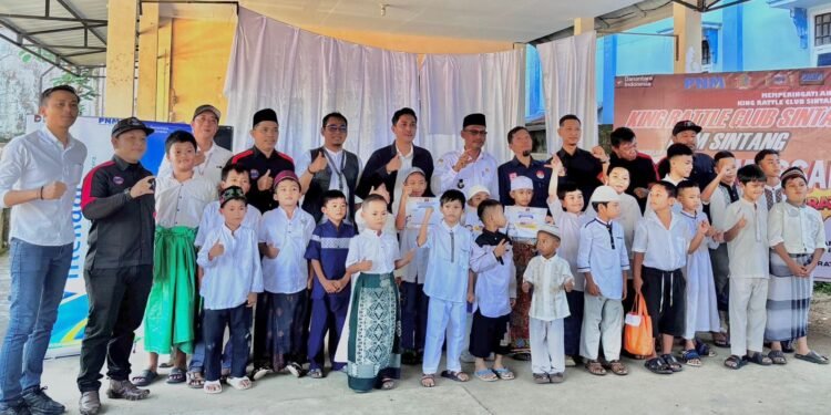 Peringati Ulangtahun ke 15, King Rattle dan PNM Sintang Gelar Sunatan Massal