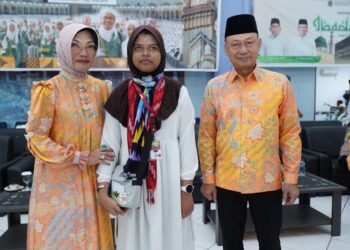 Jemaah Haji Termuda Asal Pontianak Berangkat ke Makkah, Bawa Amanah Sang Ibu