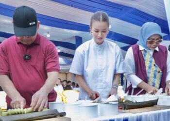 Kalbar Pecahkan Rekor! 12.000 Porsi Lontong Sukadana Disantap Massal di Festival Kuliner