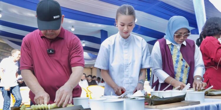 Kalbar Pecahkan Rekor! 12.000 Porsi Lontong Sukadana Disantap Massal di Festival Kuliner