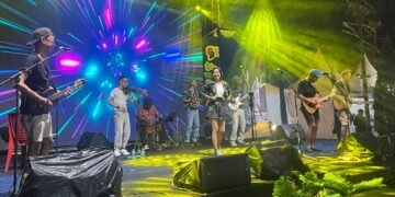 Joget Riang Bareng Orkes Bahagia Tutup Malam Saprahan Khatulistiwa