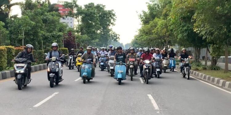 Touring Bareng Ratusan Skuteris, Wagub Krisantus Sebut Solidaritas Komunitas Vespa Layak Jadi Teladan