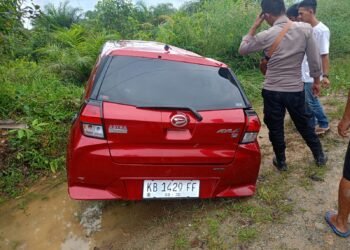 Ditinggal Usai Kecelakaan, Mobil di Sintang Dijarah hingga Rusak Parah