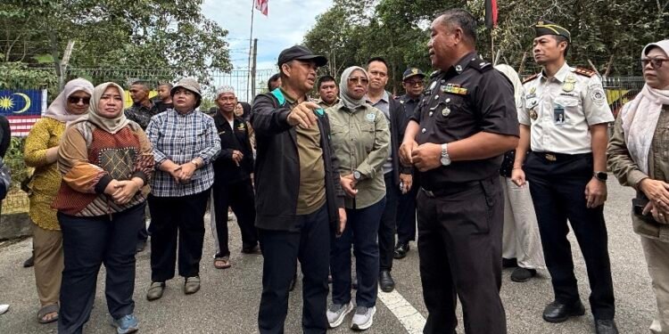 Tinjau Temajuk dan Teluk Melano, Gubernur Norsan Tegaskan Komitmen Majukan Kawasan Perbatasan
