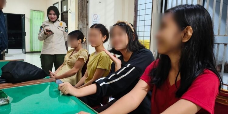 Empat Remaja dalam Jaring Razia Jam Malam di Pontianak