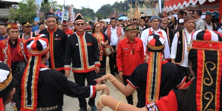 Gawia Sowa ke-186 Satukan Dayak Bidayuh Indonesia-Malaysia di Jagoi Babang