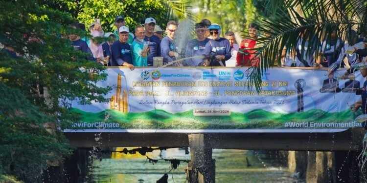 Pontianak Jadi Daerah Ketiga di Indonesia Tebar Eco Enzyme untuk Pulihkan Kualitas Parit