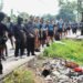Yon Parako 466 Pasgat dan Pemkab Kubu Raya Bersihkan Rasau Jaya, Angkut Sampah hingga Normalisasi Selokan