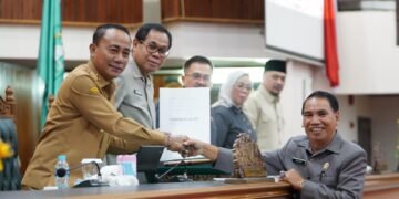 Rapat Paripurna DPRD Kalbar, Krisantus Tegaskan Komitmen Optimalisasi PAD