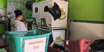 Karyawan Laundry Terpaksa Cuci Manual hingga Lembur Akibat Listrik Padam di Pontianak