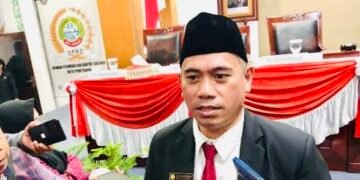 Pengibaran 1.000 Bendera di Temajuk, Satarudin: Perbatasan Harus Jadi Kebanggaan Bangsa