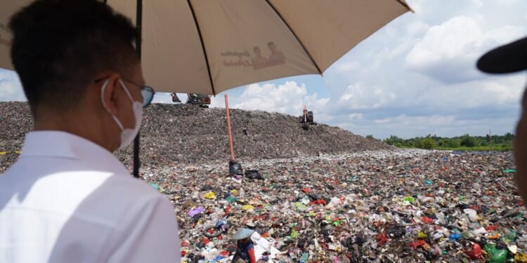 Musim Buah Dongkrak Timbulan Sampah Pontianak 20 Persen, DLH Kewalahan