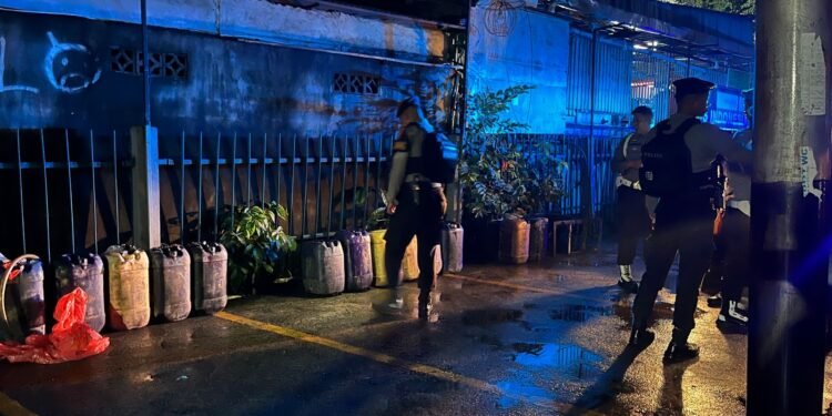 Polresta Pontianak Amankan 37 Jeriken Pertalite dan Motor Bertangki Siluman Dari SPBU Kota Baru