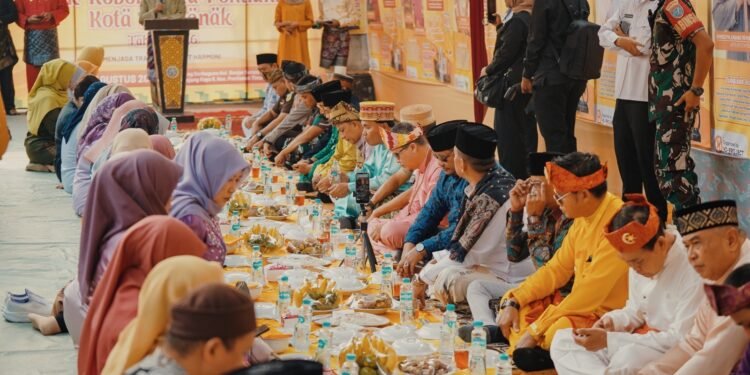 Di Balik Seprah Robo’-Robo’, Ada Doa dan Ingatan yang Terus Dijaga