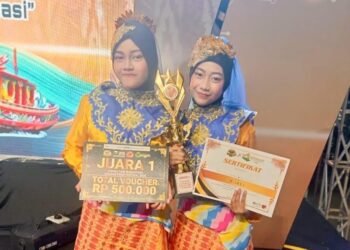 Dua Pelajar Kembar Pontianak Bawa Tari Kalbar ke Istana Negara