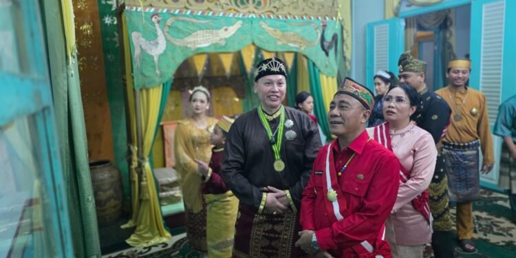 Dapat Gelar Pangeran Nata Negeri Utama, Wagub Krisantus Serukan Pelestarian Budaya dan Toleransi