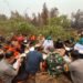 Norsan Turun ke Lokasi Karhutla Pelang, Bawa Bantuan dan Makan Bersama Relawan