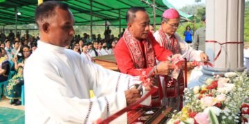 Resmikan Pastoran Santo Filipus Mentebah, Wagub Krisantus Titip Pesan Jaga Hutan dan Cegah Karhutla