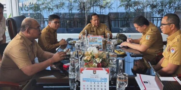 Saat Sambas Diselimuti Asap, Bupatinya Bahas Perbatasan di Jakarta