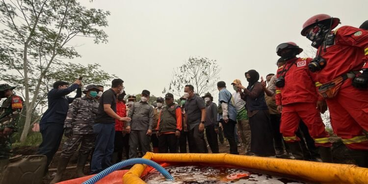 Bukan Sekadar Padamkan Api, Norsan Dorong Alat Berat untuk Buka Lahan Tanpa Bakar