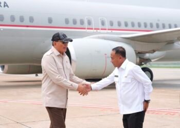 Menhan Sjafrie Kunjungi Kalbar, Bahas Pertahanan hingga Penanganan Karhutla