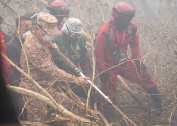 Api Gambut Sulit Dijinakkan, Norsan Perkuat Penanganan Karhutla Rasau Jaya