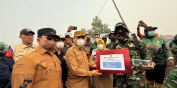 Norsan Salurkan 8.000 Masker untuk Pemadam Karhutla di Kubu Raya