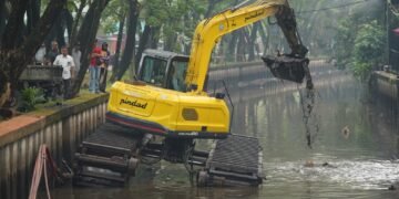 Parit Tokaya Dikeruk, Pemkot Pontianak Tambah Dua Pompa untuk Atasi Genangan