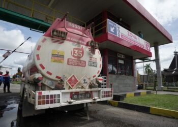 Pertamina Batasi Pembelian Pertalite di Ketapang, Antrean BBM Diurai dari Dua Terminal