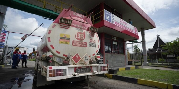 Pertamina Batasi Pembelian Pertalite di Ketapang, Antrean BBM Diurai dari Dua Terminal